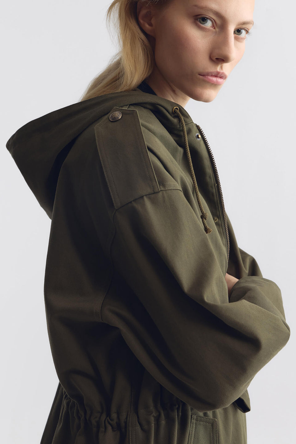 LUCIENNE COTTON PARKA IN ARMY GREEN