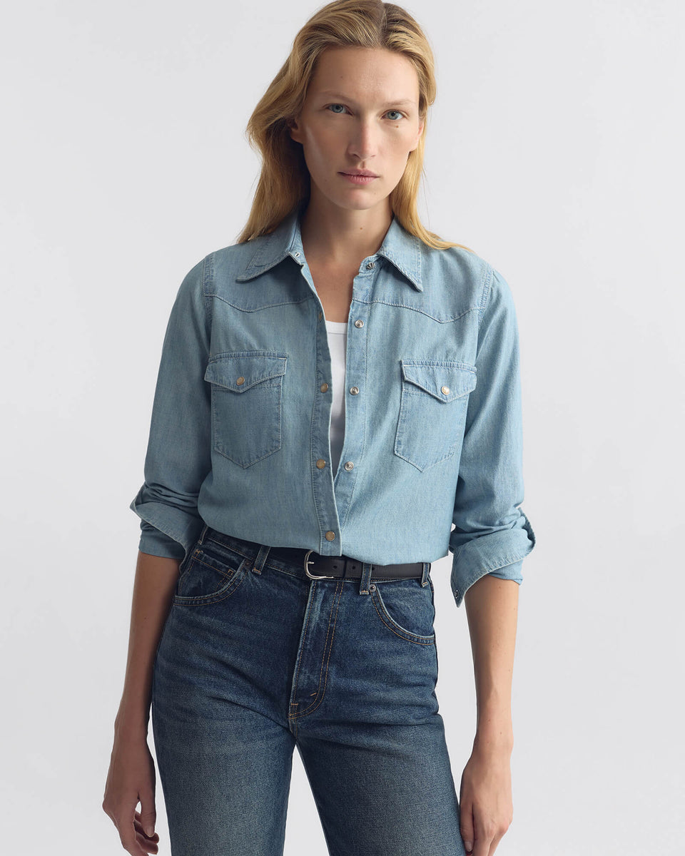 TRAVIS CHAMBRAY SHIRT IN INDIGO CHAMBRAY