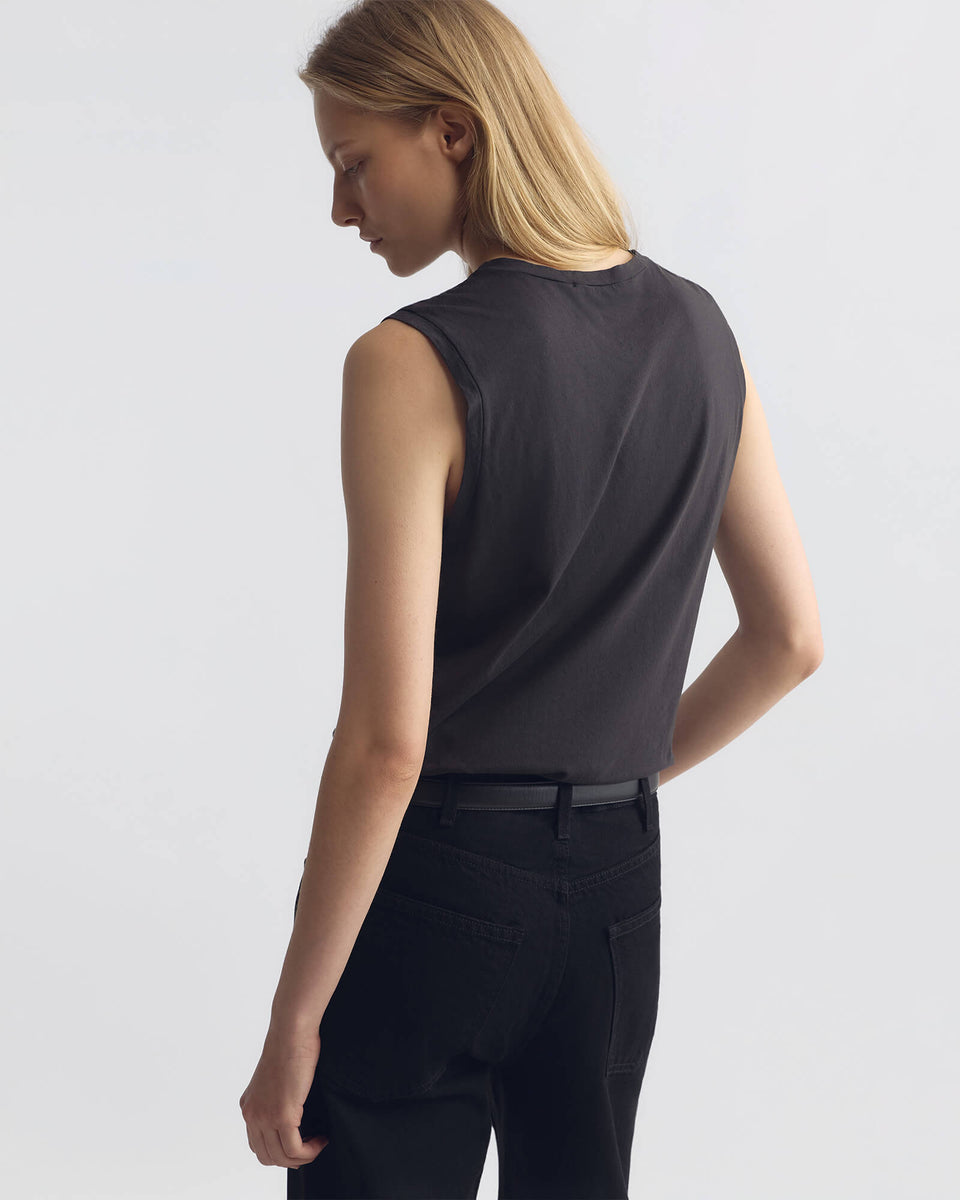 MUSCLE TEE IN CARBON
