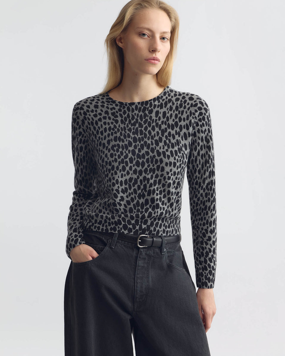 LAEVIN CASHMERE SWEATER IN PEBBLE GREY HEATHER/BLACK CHEETAH