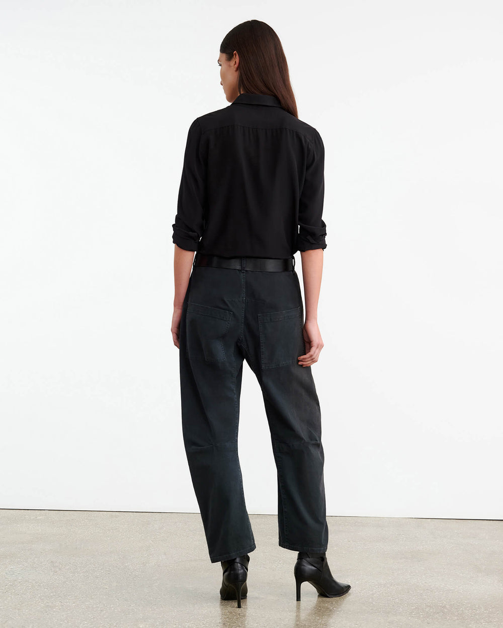 SHON PANT IN CARBON