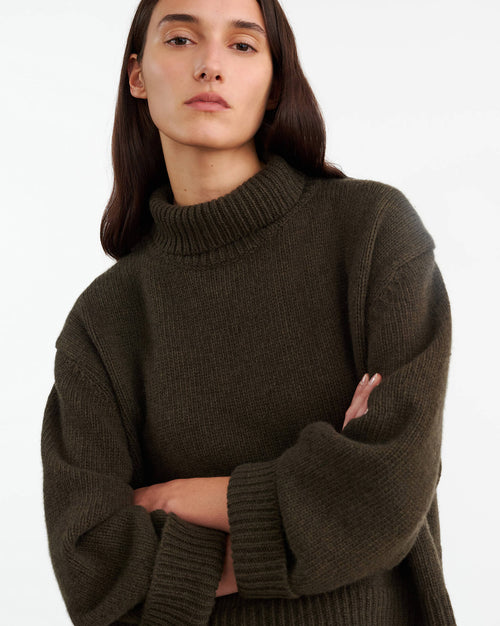 OMAIRA SWEATER IN DARK PINE