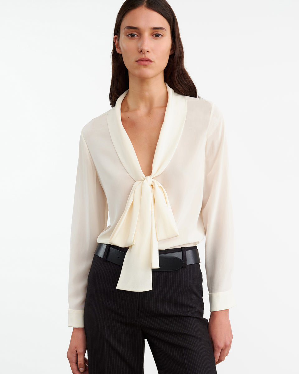 ANGELIQUE SILK BLOUSE IN IVORY