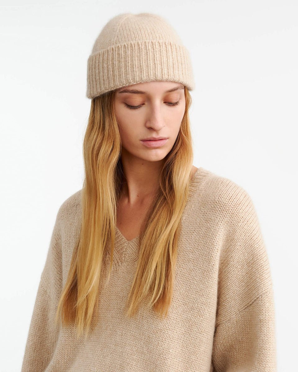 CAMARI CASHMERE HAT IN PARCHMENT