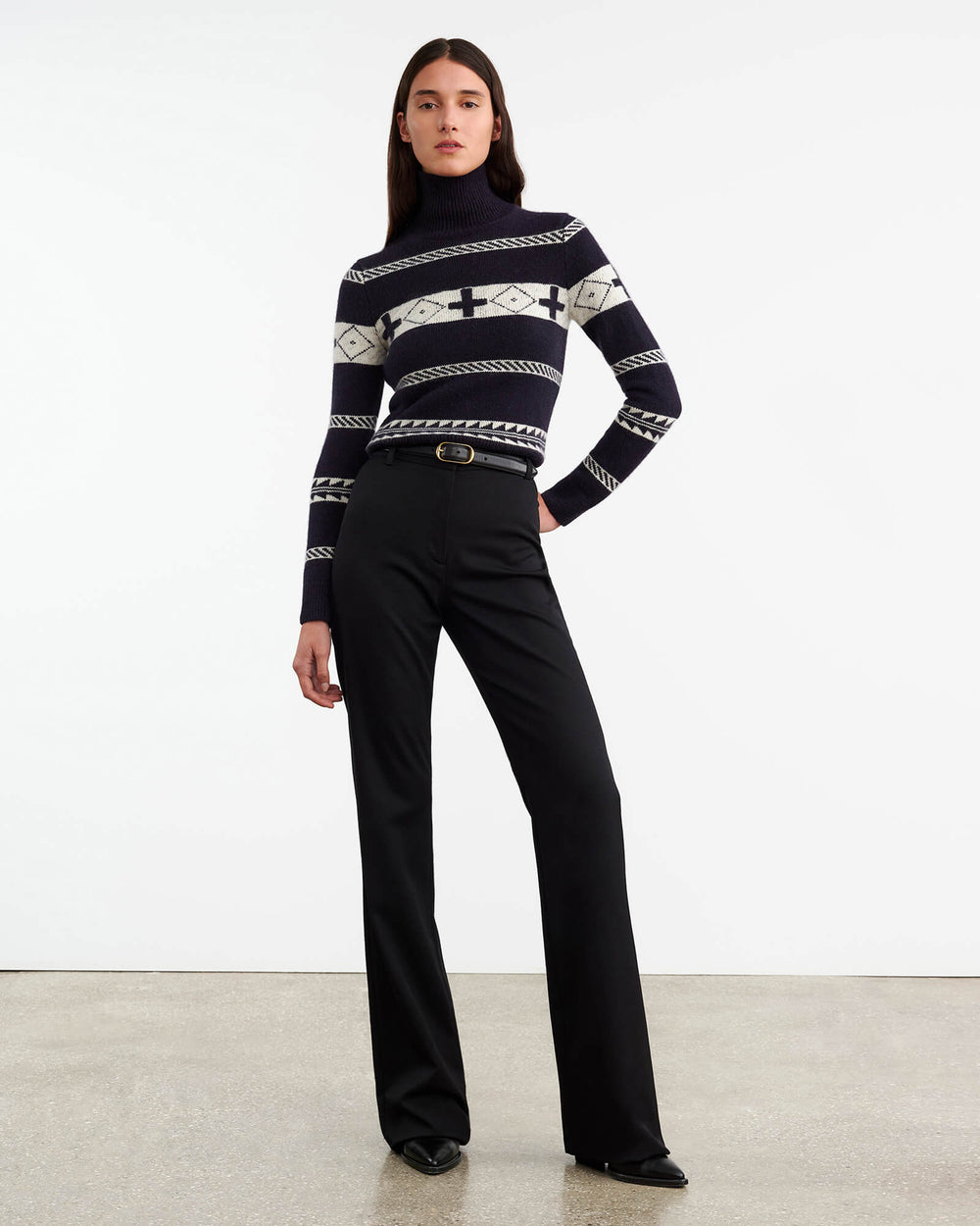 KEZIAH SWEATER IN DARK NAVY/IVORY
