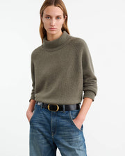 LANIE CASHMERE SWEATER IN LIGHT ARMY GREEN