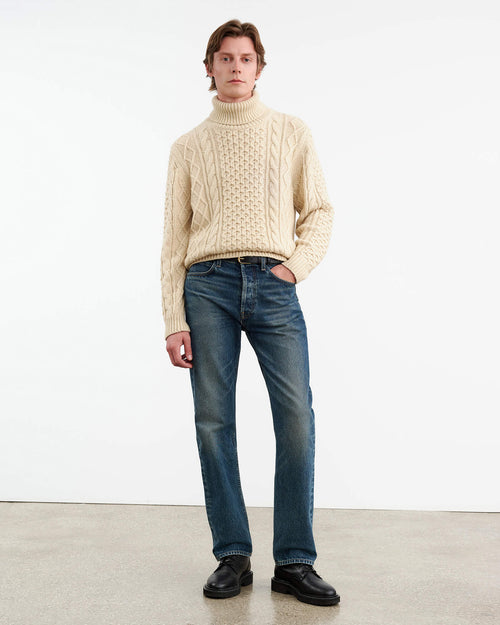 DEWEY TURTLENECK SWEATER IN WHEAT