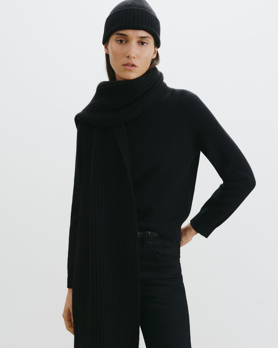 DIMA CASHMERE SCARF IN BLACK