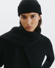 CAMARI CASHMERE HAT IN BLACK