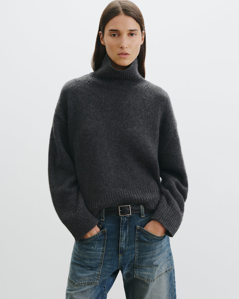 TABITHA CASHMERE SWEATER IN CHARCOAL
