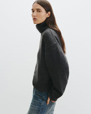 TABITHA CASHMERE SWEATER IN CHARCOAL