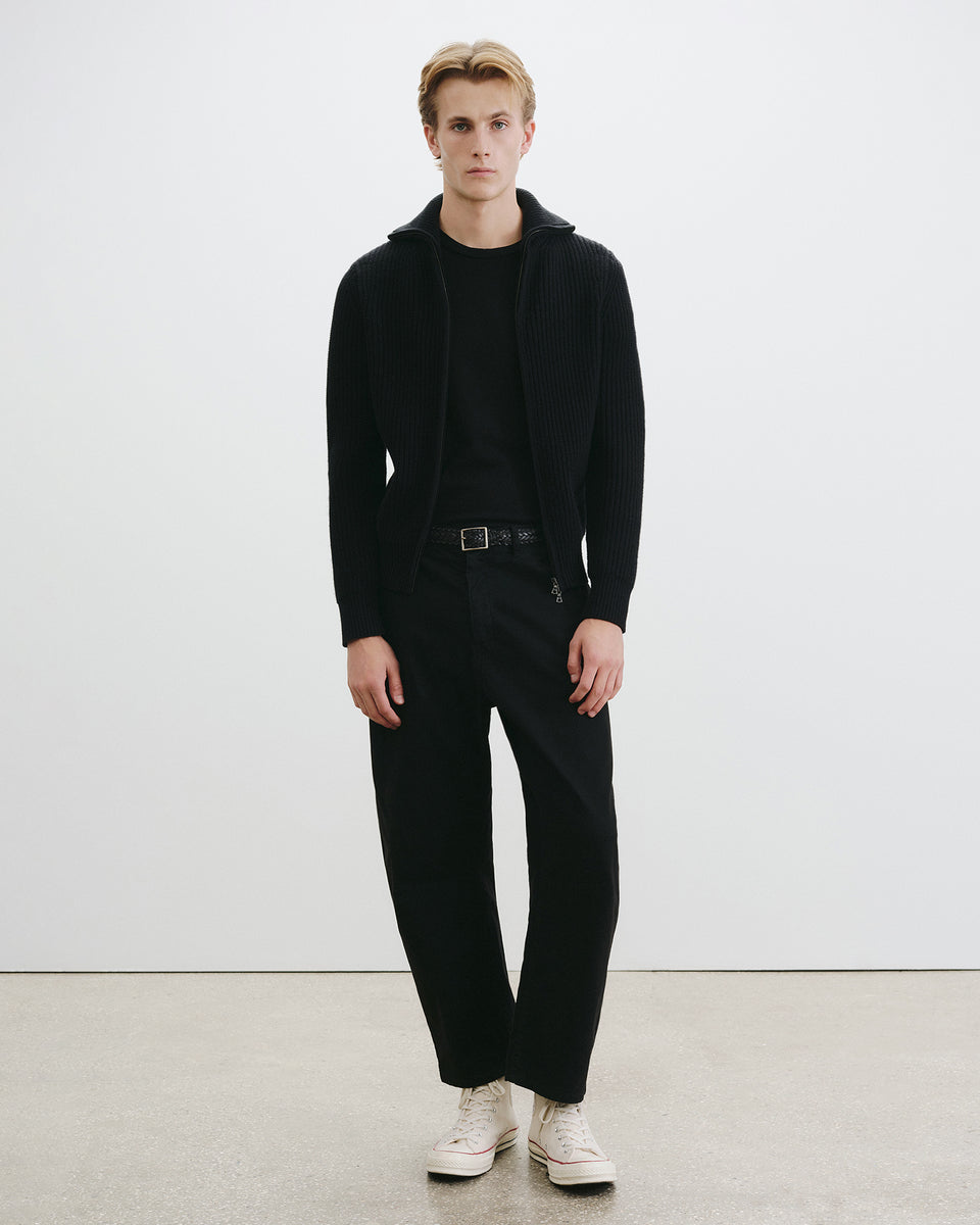 GUNTHER CASHMERE SWEATER IN BLACK