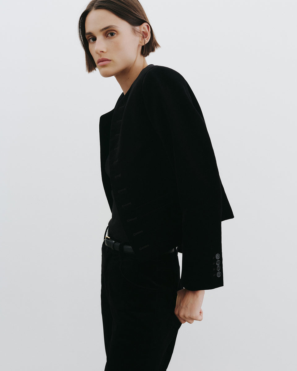 PATTI VELVET SHORT JACKET IN BLACK