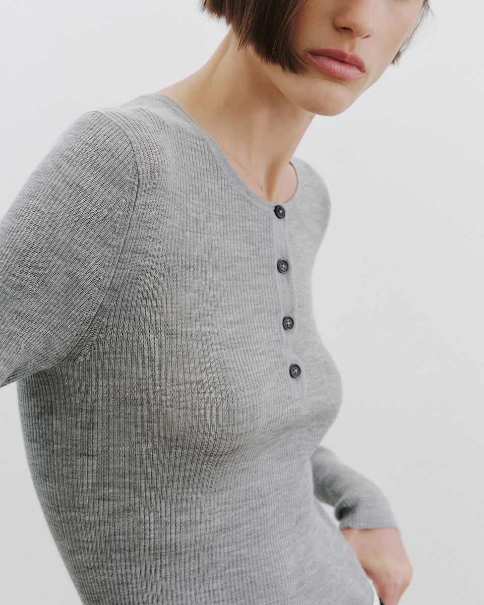 KLARISE HENLEY KNIT IN MEDIUM GREY MELANGE
