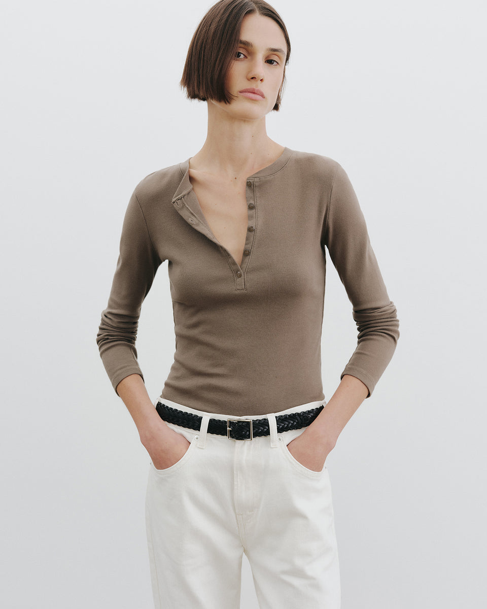 JORDAN HENLEY TEE IN ARMY GREY