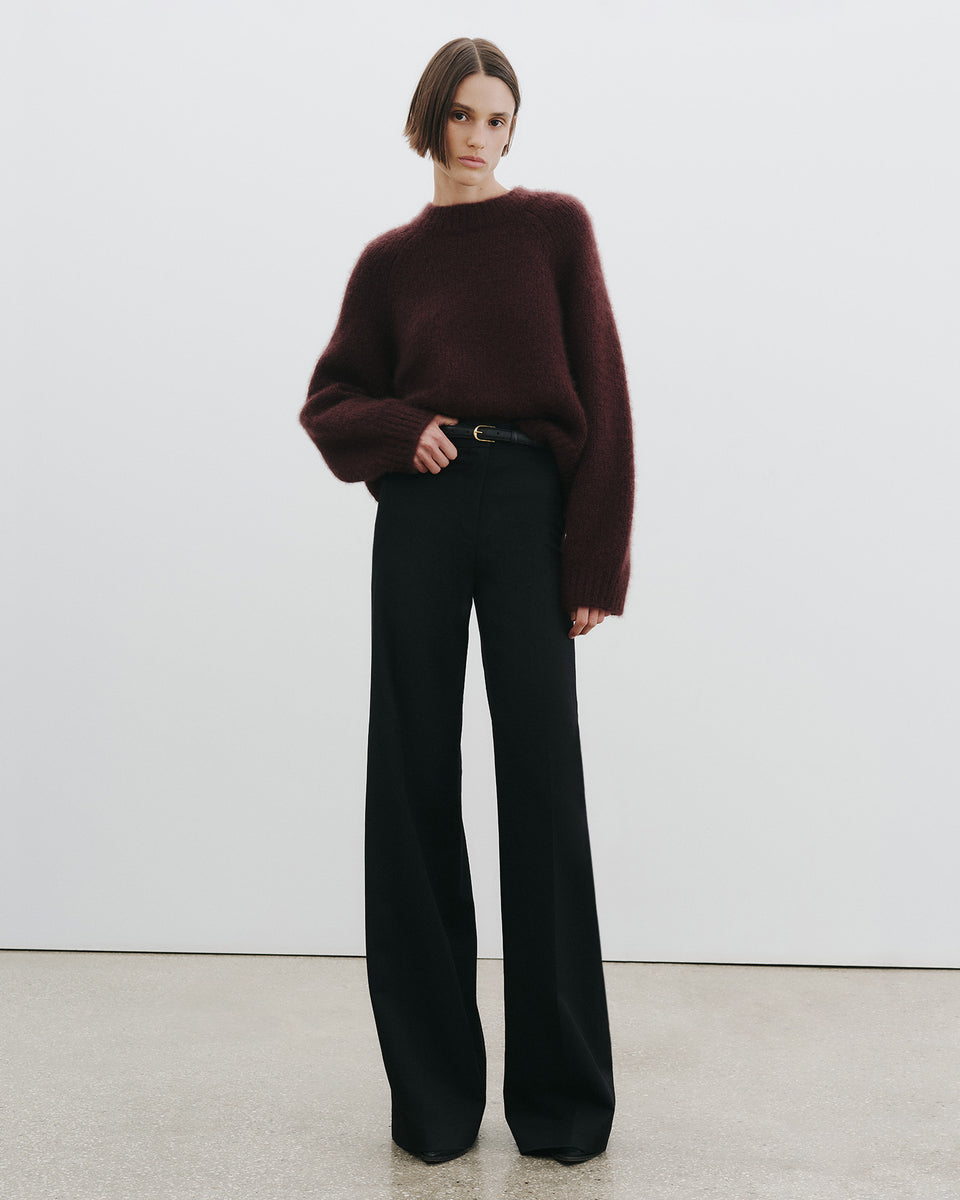 TOMASO CASHMERE SWEATER IN BURGUNDY