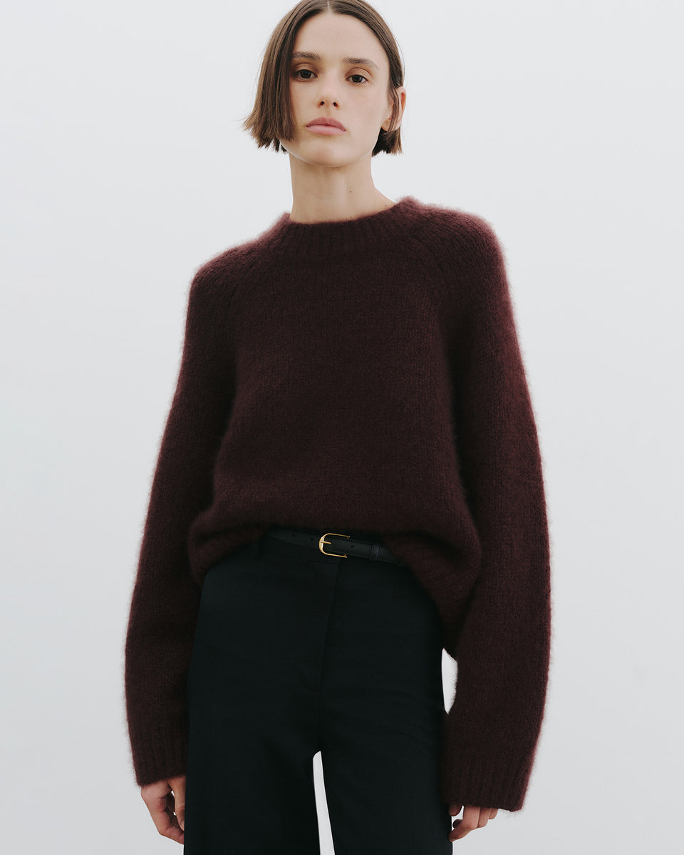 TOMASO CASHMERE SWEATER IN BURGUNDY