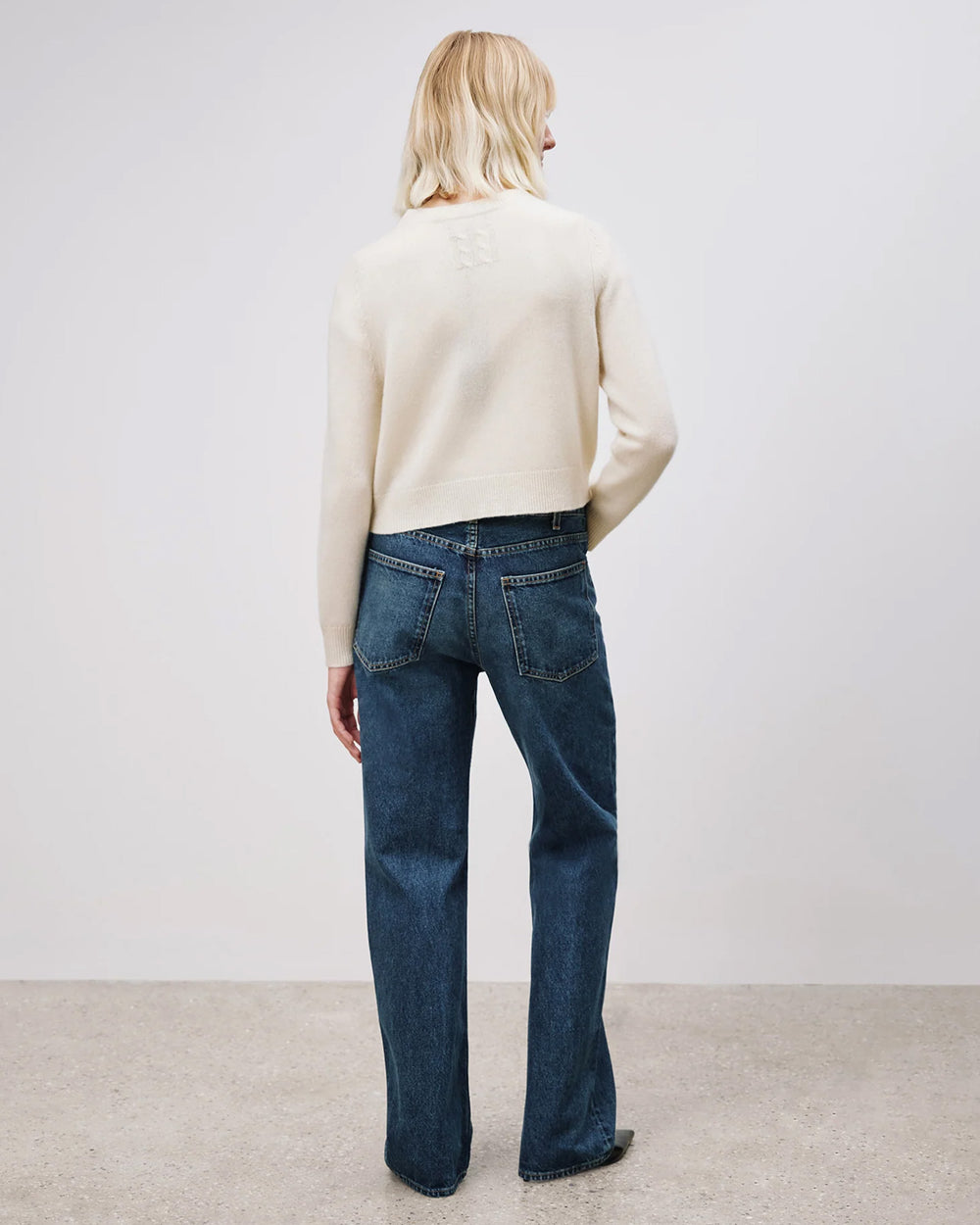 VENUS CASHMERE SWEATER IN IVORY