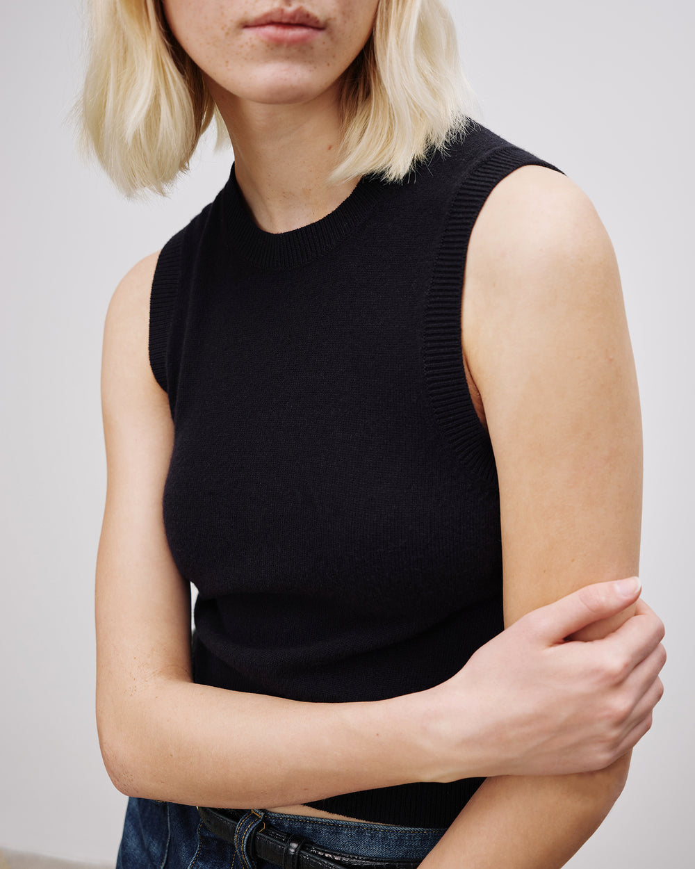 MAY CASHMERE TANK IN DARK NAVY