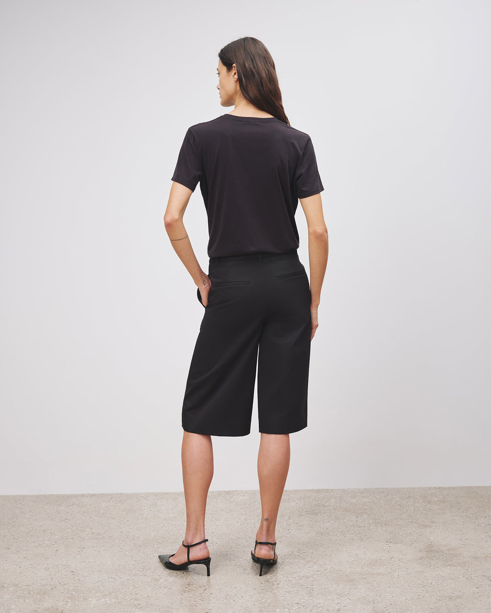 ERZA SHORT IN BLACK