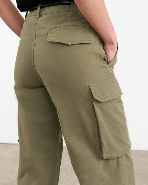 LEOFRED PANT IN MILITARY GREEN