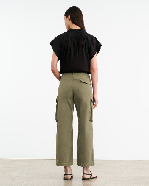 LEOFRED PANT IN MILITARY GREEN