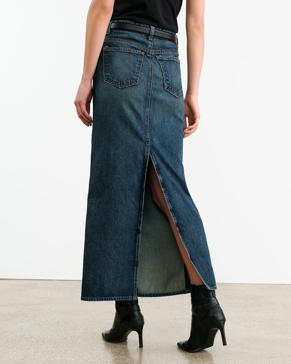 OZZY DENIM SKIRT IN SIMON WASH