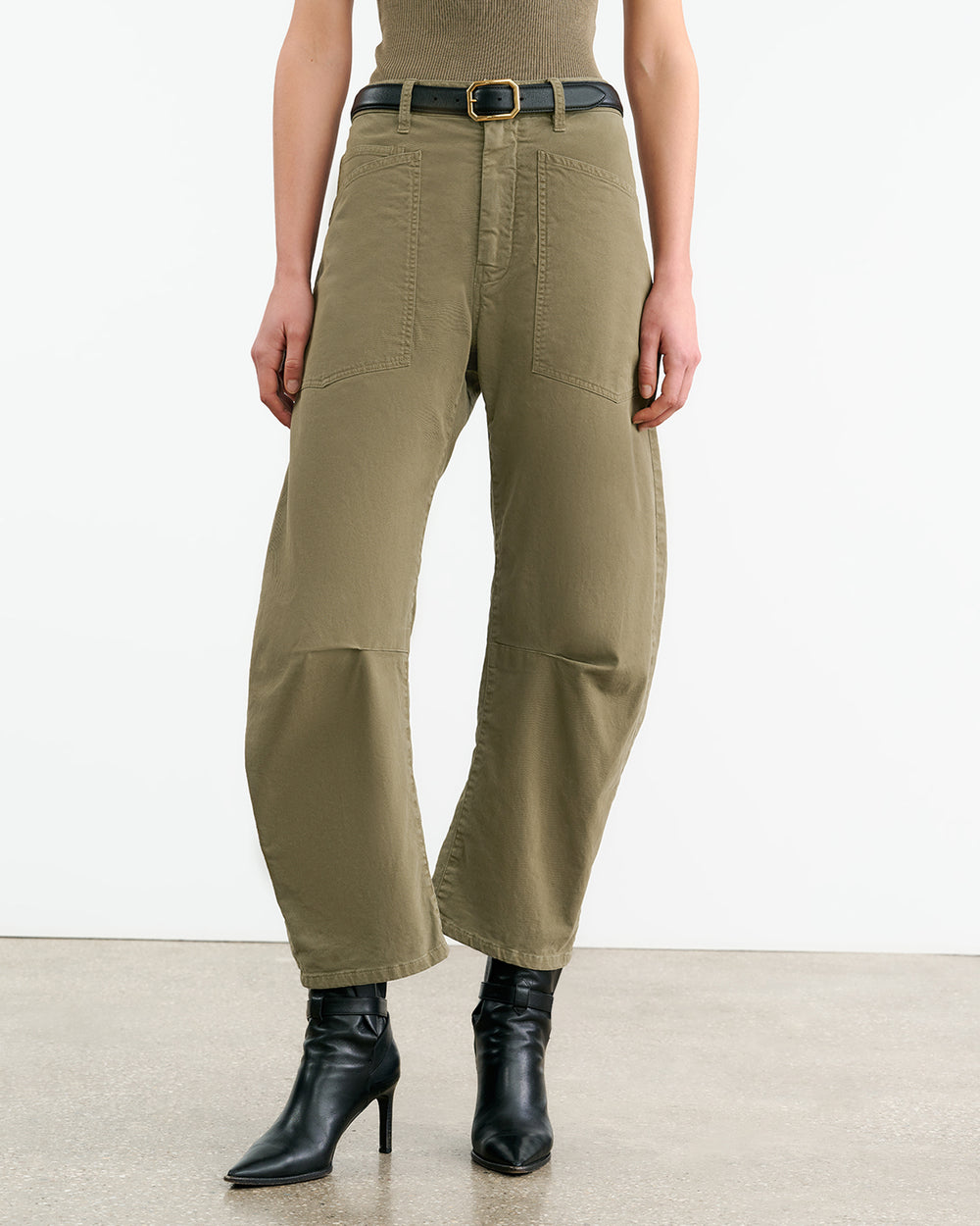 SHON PANT IN MILITARY GREEN