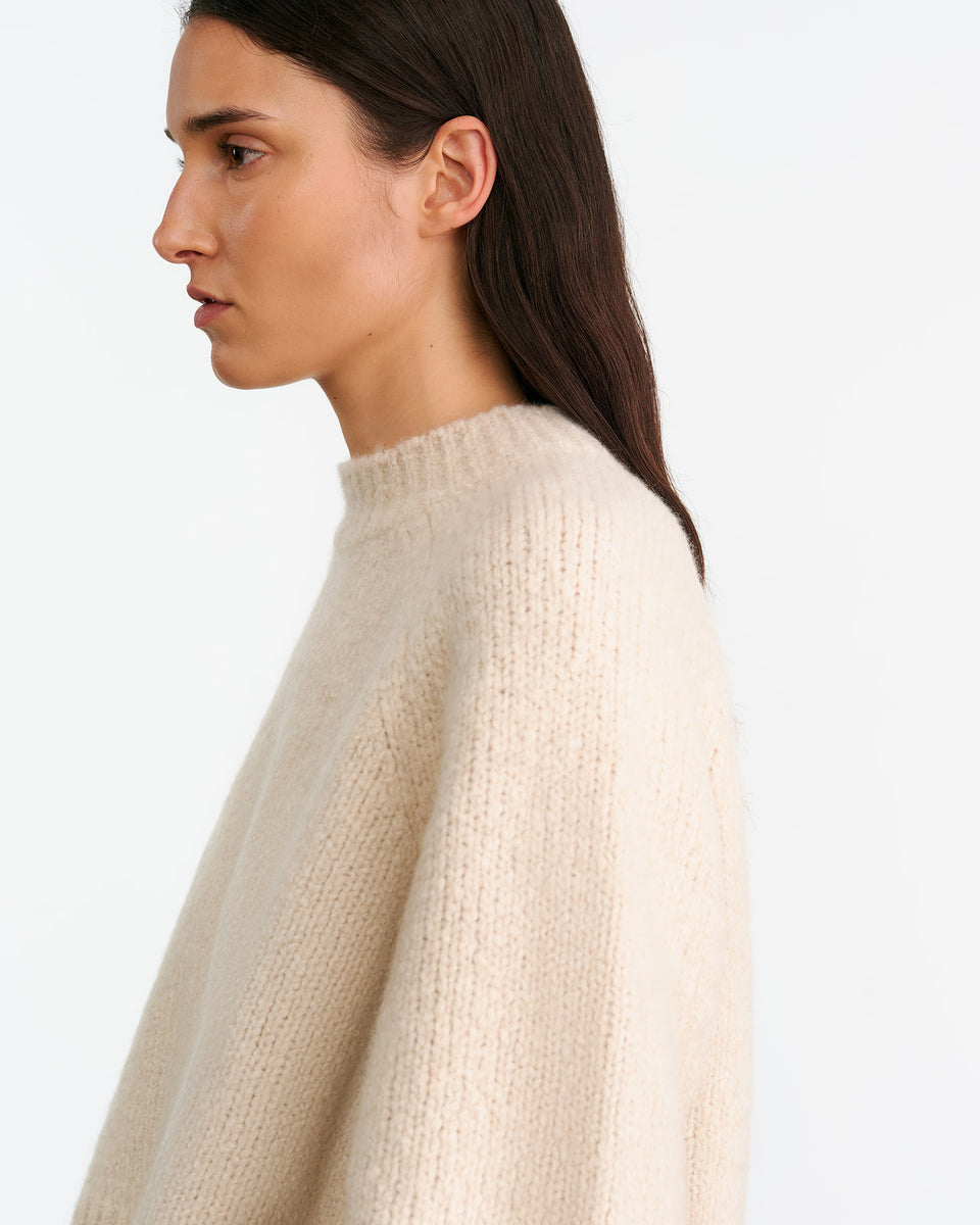 TOMASO CASHMERE SWEATER IN IVORY