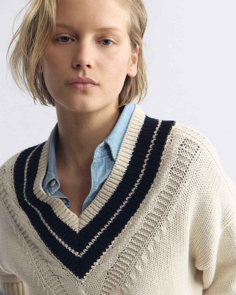 SUNEEL SWEATER IN ECRU/DARK NAVY