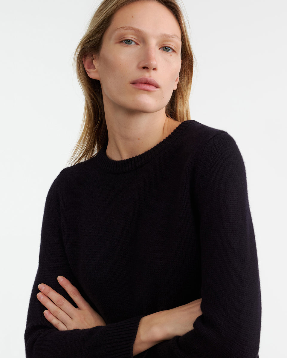 POPPY CASHMERE SWEATER IN DARK NAVY