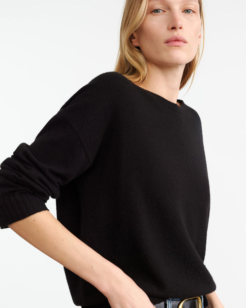 BOYFRIEND CASHMERE SWEATER IN BLACK