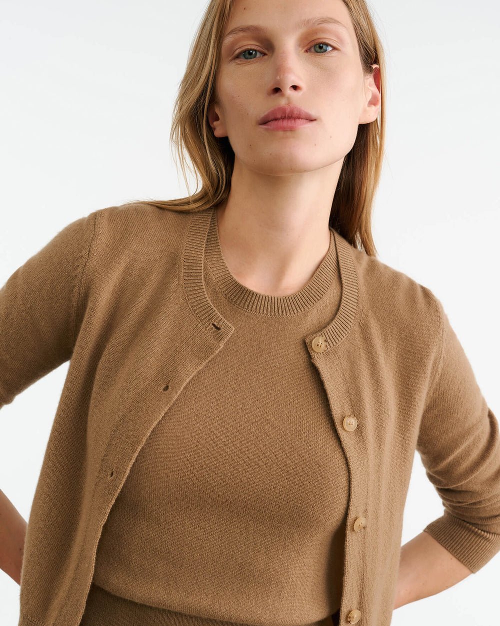 MARCH CASHMERE CARDIGAN IN TAN