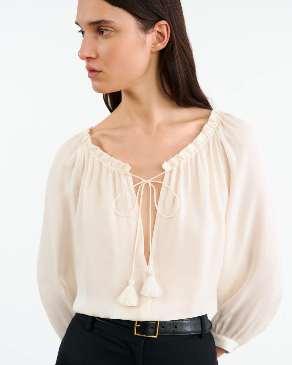 CARLEY SILK BLOUSE IN IVORY