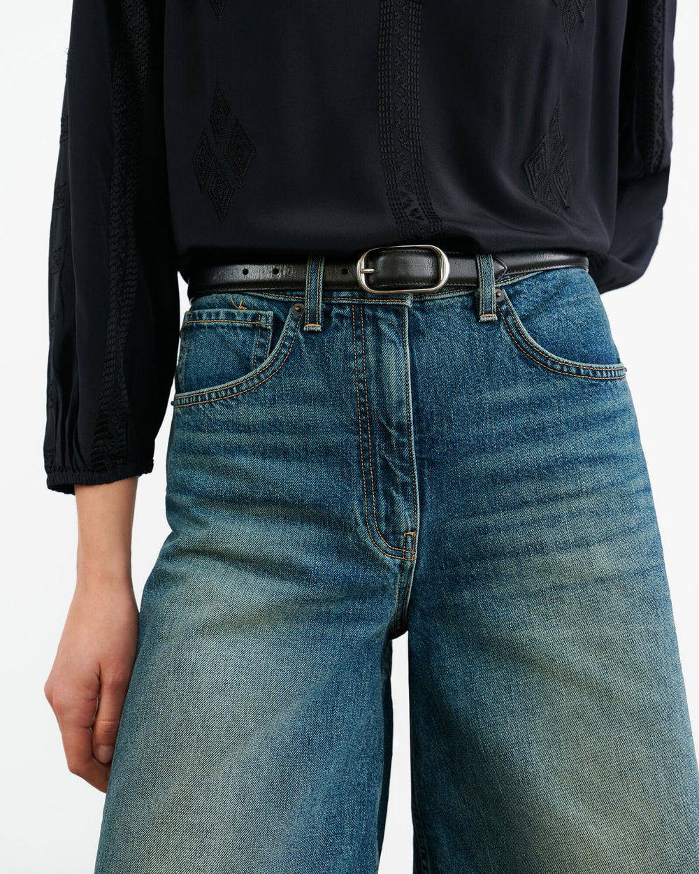 ALONA JEAN SHORT IN SIMON WASH