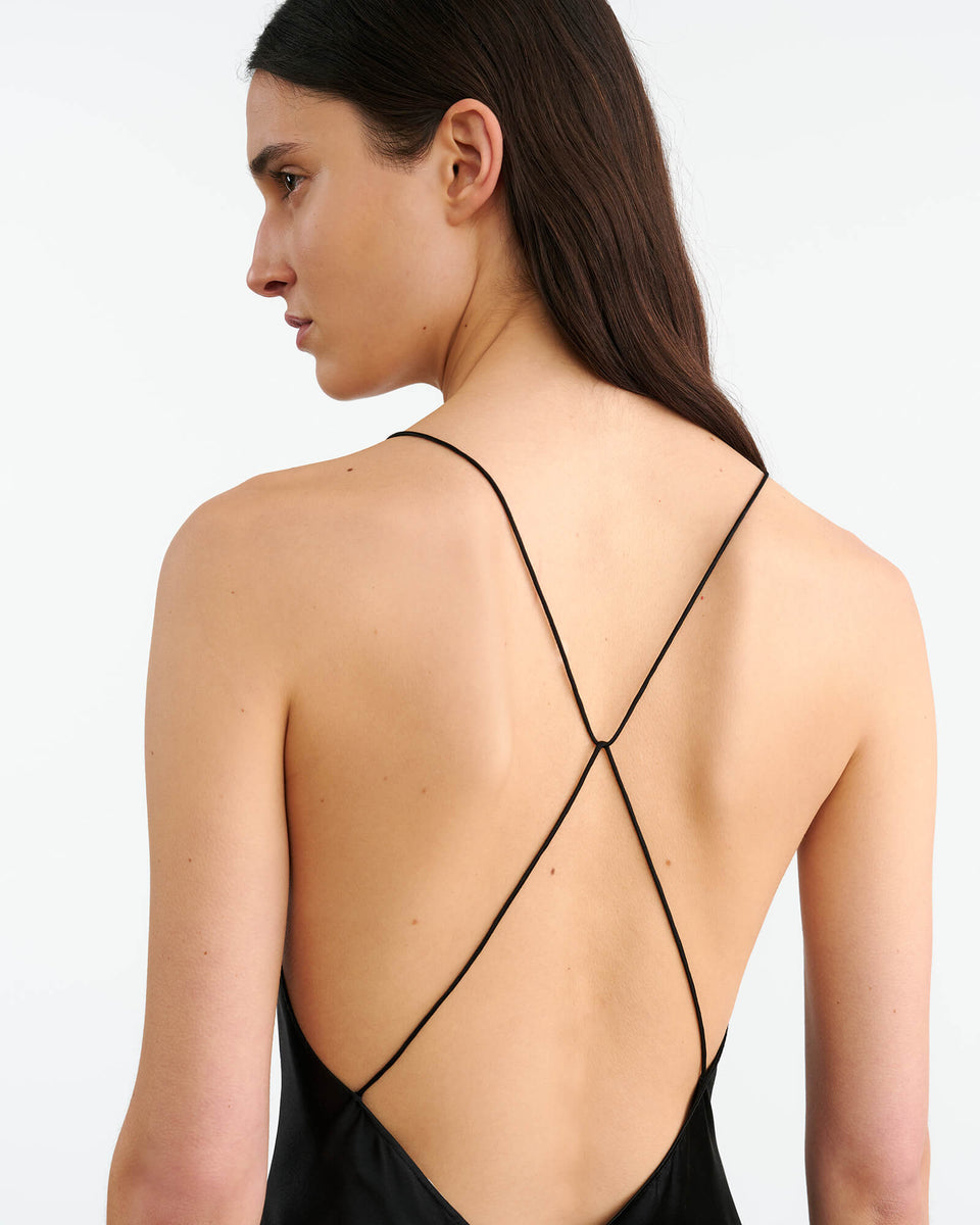 IRA SILK GOWN IN BLACK