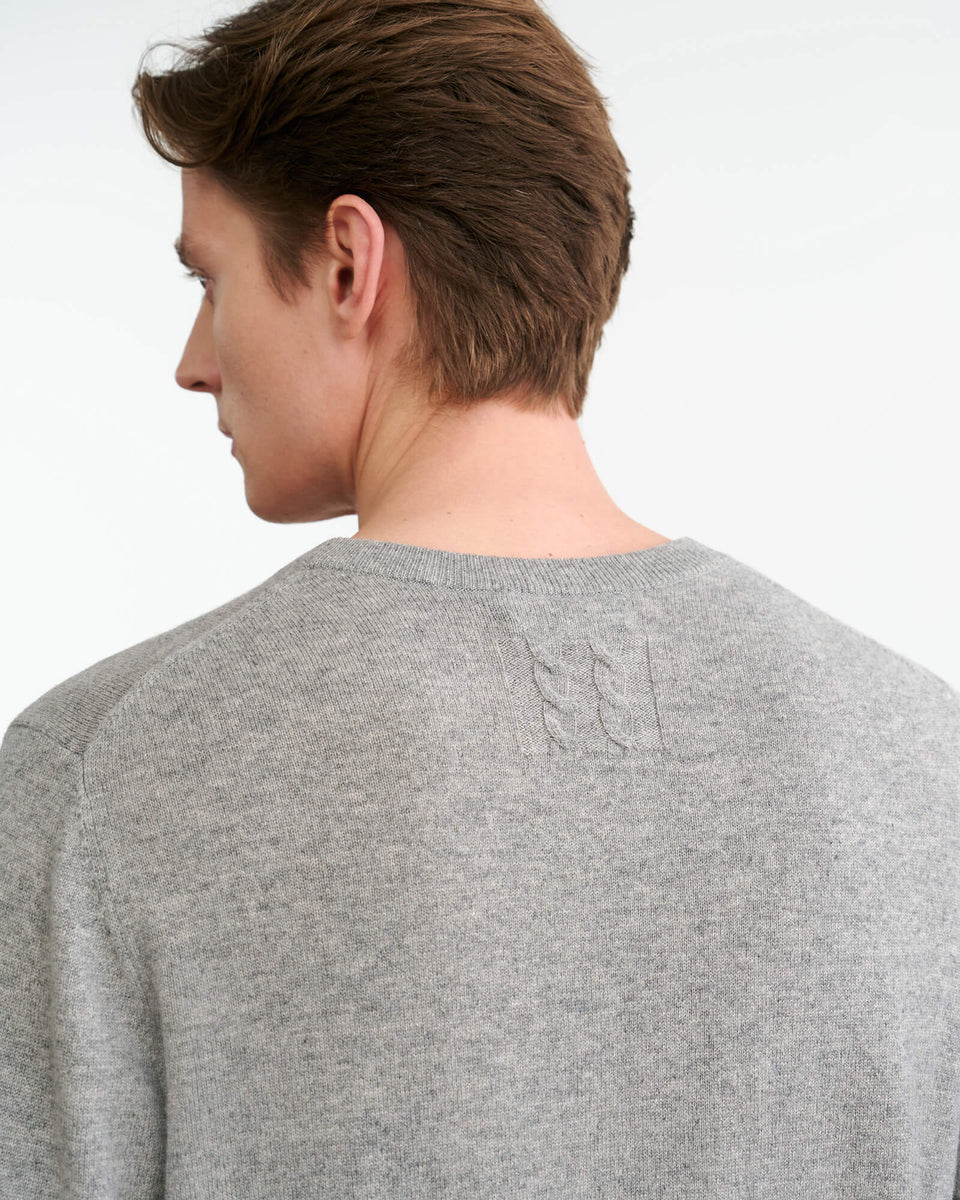 JULIUS CASHMERE SWEATER IN HEATHER GREY