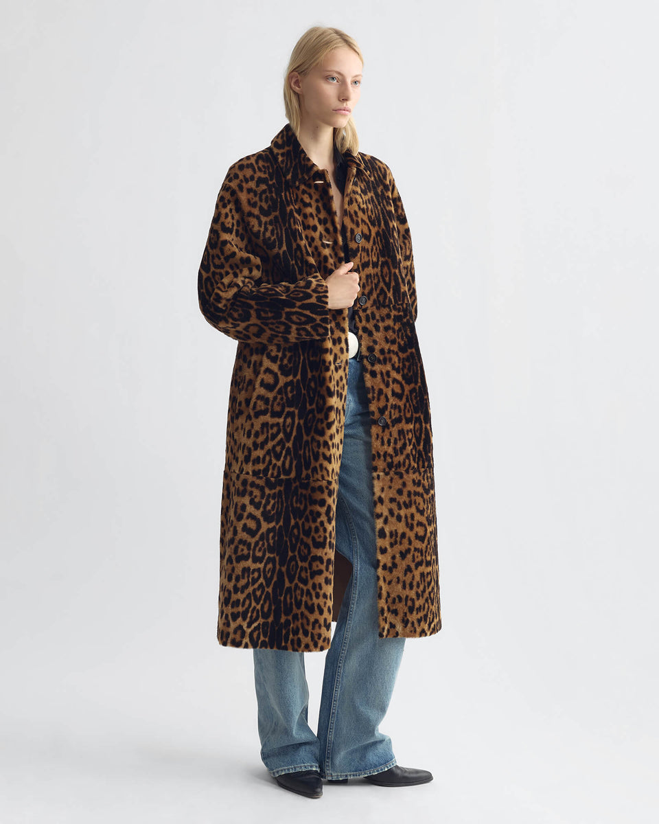 DAVELLE SHEARLING COAT IN LEOPARD PRINT