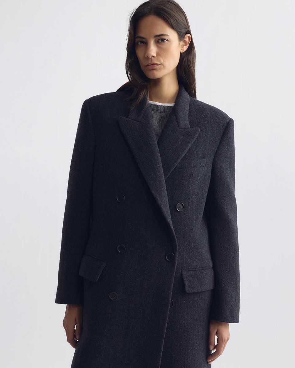 ALAIN TAILORED WOOL COAT IN CHARCOAL HERRINGBONE