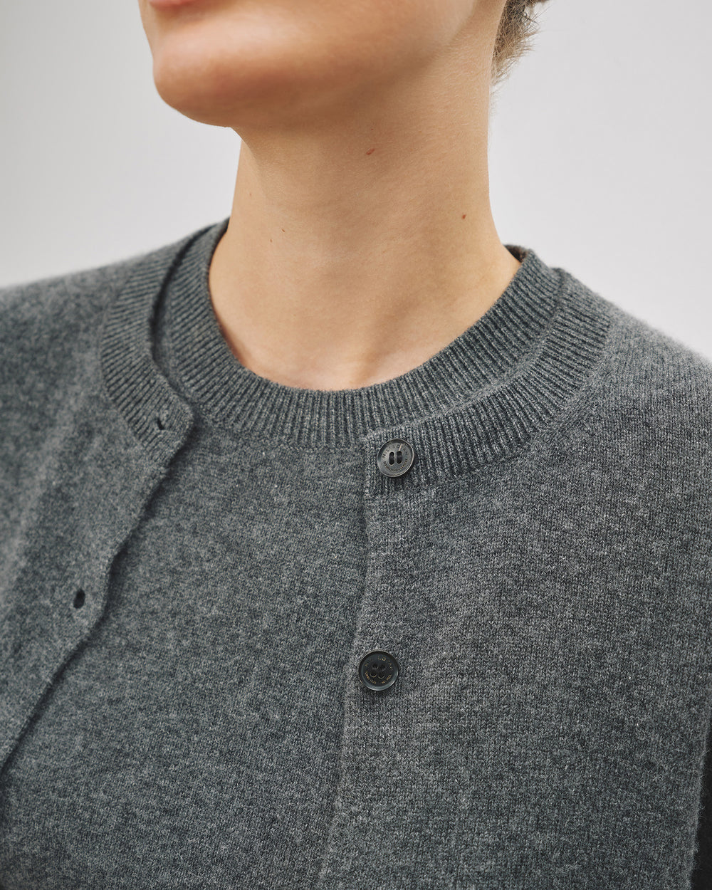 MARCH CASHMERE CARDIGAN IN CHARCOAL