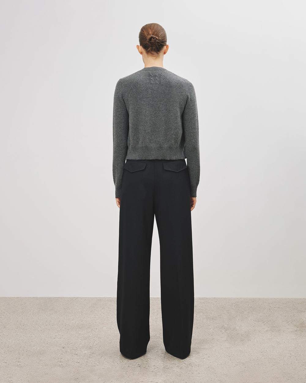 MARCH CASHMERE CARDIGAN IN CHARCOAL