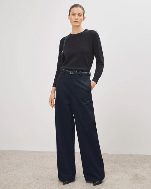 NORA CASHMERE SWEATER IN DARK NAVY