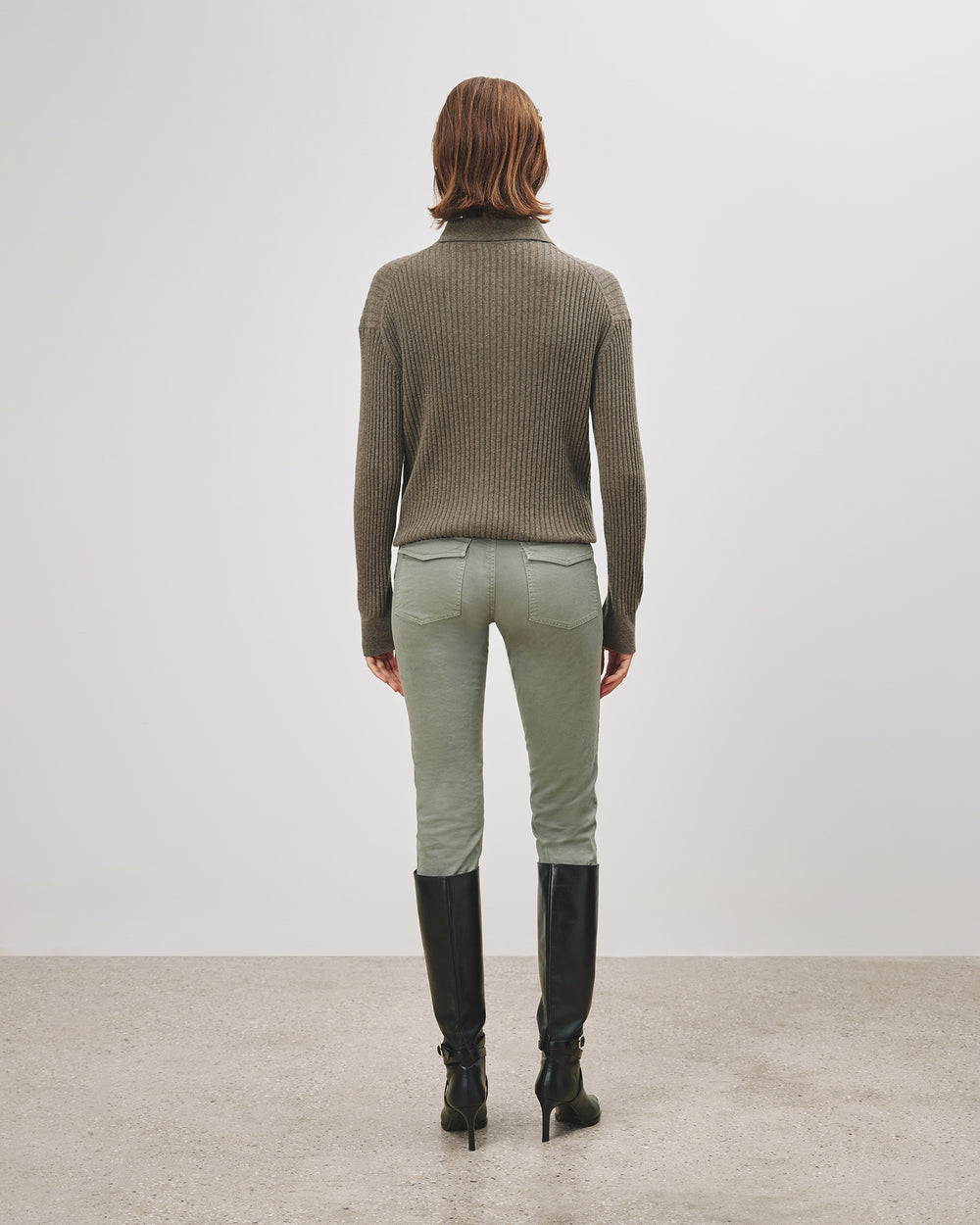 JENNA PANT IN ADMIRAL GREEN