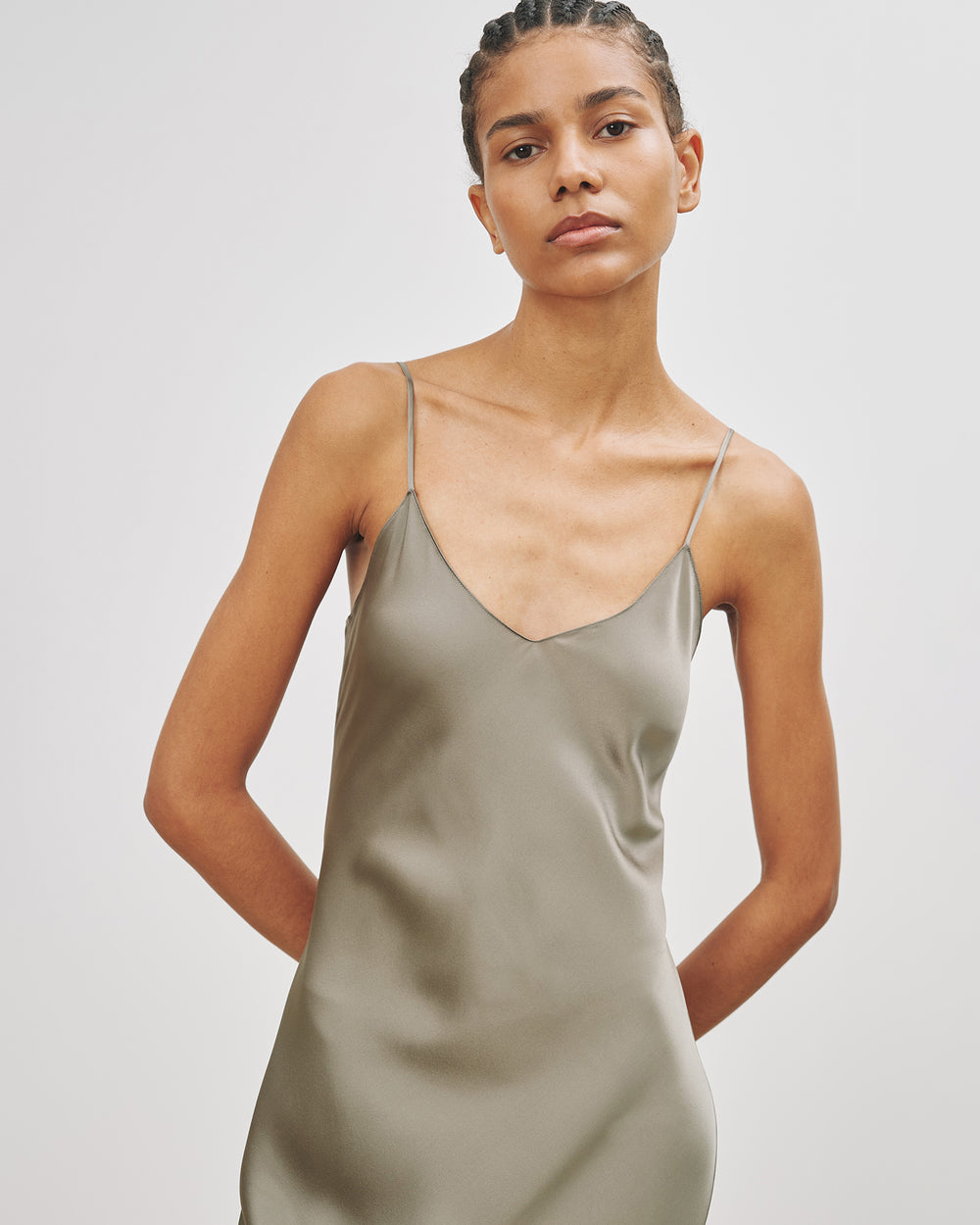 CAMI SILK GOWN IN ADMIRAL GREEN