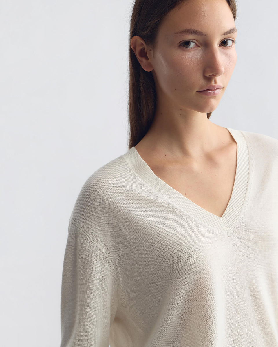 ASHTON WOOL SWEATER IN IVORY