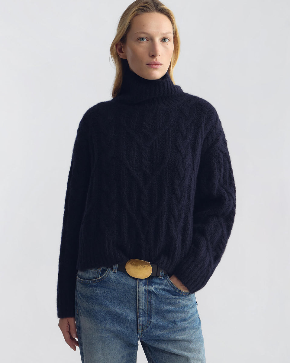 FAIRINY SWEATER IN DARK NAVY