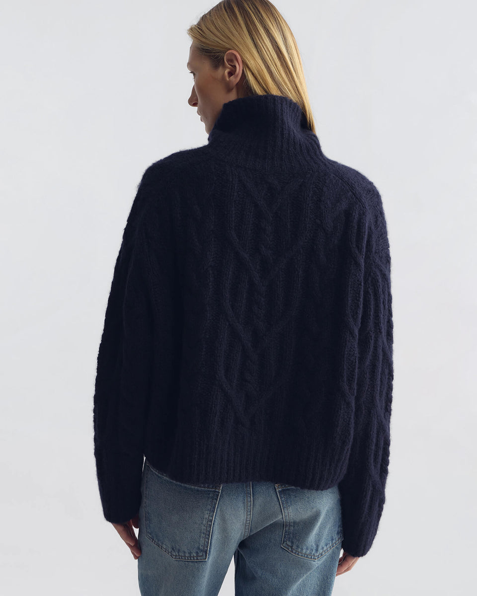 FAIRINY SWEATER IN DARK NAVY