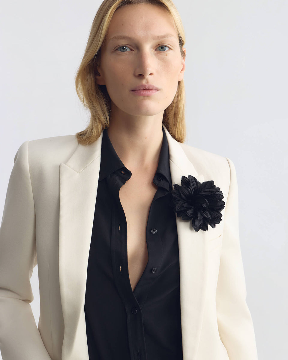 FLORAL SILK BROOCH IN BLACK