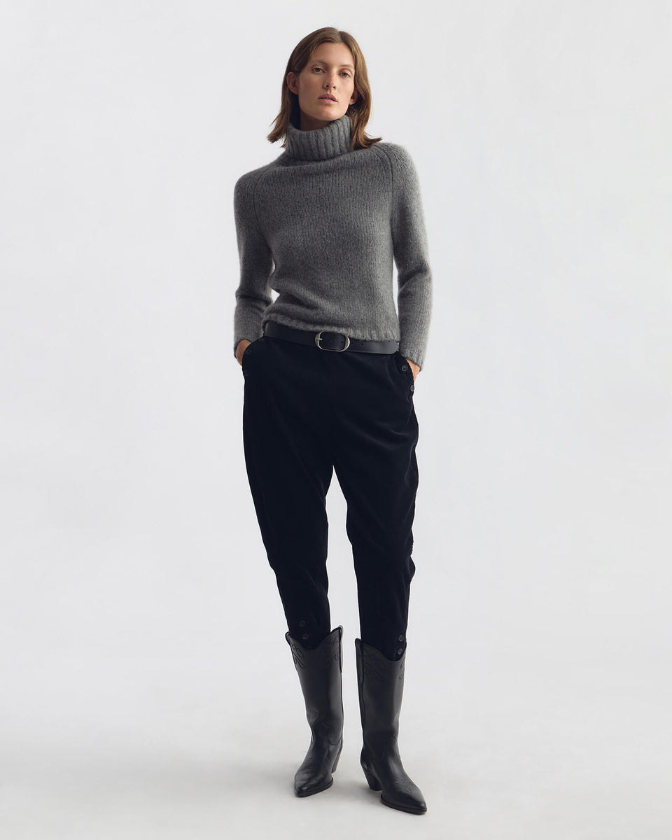 KINGSLY SWEATER IN CHARCOAL HEATHER