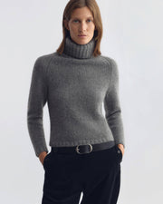 KINGSLY SWEATER IN CHARCOAL HEATHER